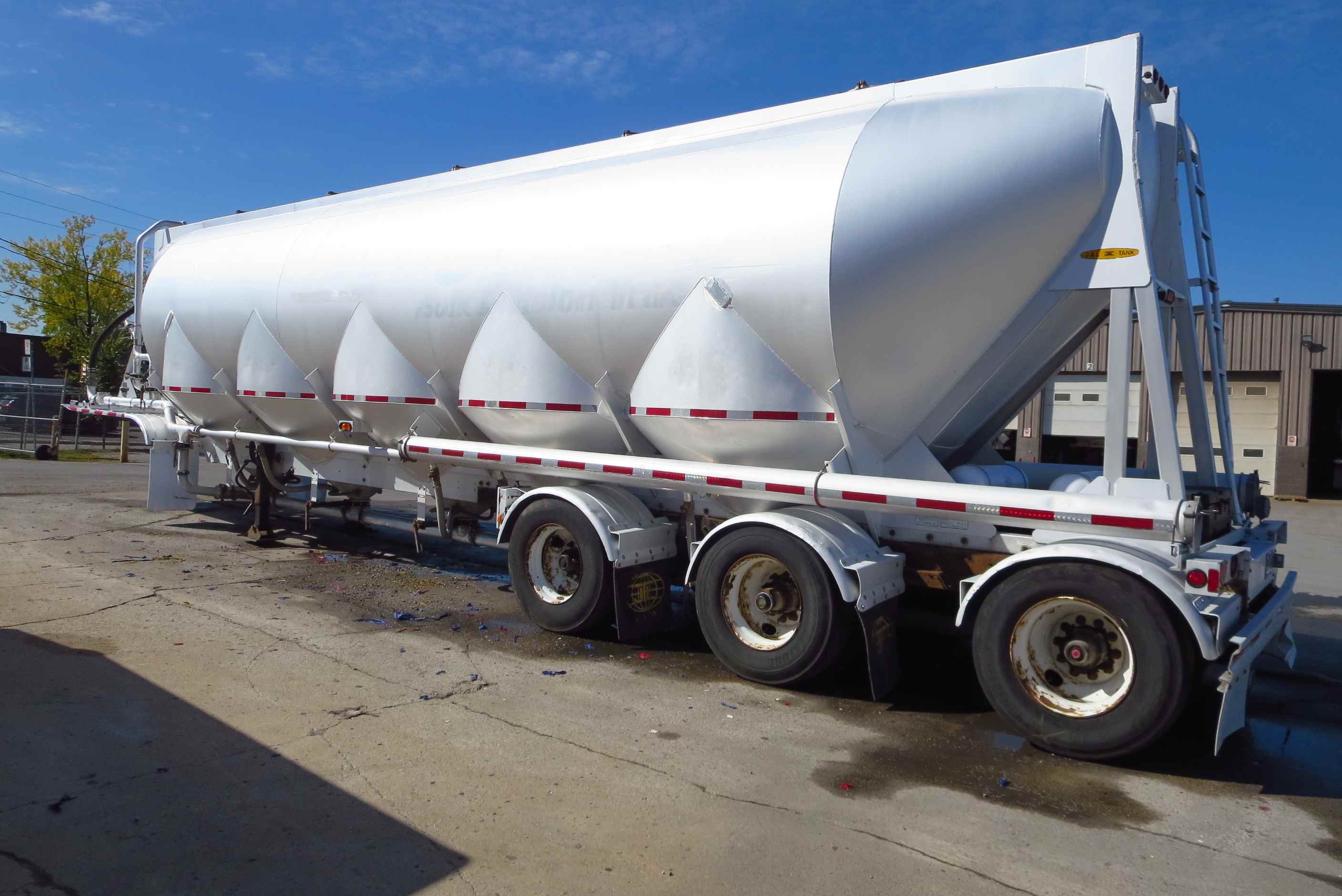 tank trailer